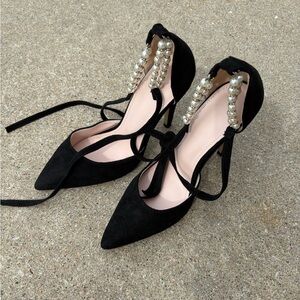 Elegant Black Pearl-Embellished Women's Heels
